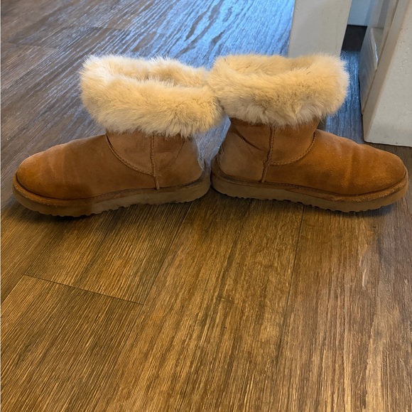 UGG Milla Suede Mini Boots Size 7 - Picture 4 of 6